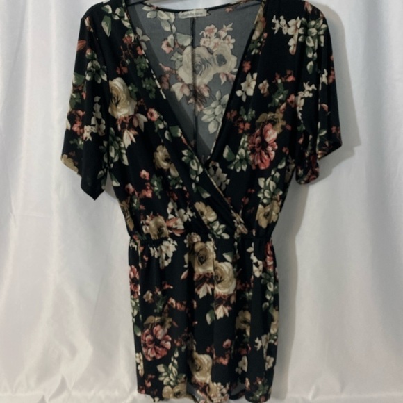 Romper - Picture 1 of 2